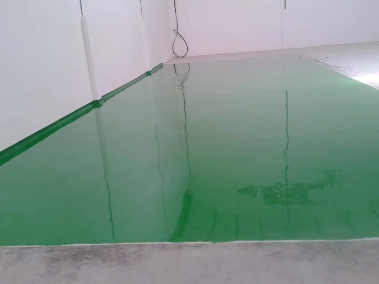 Kontraktor dan Aplikator Epoxy Lantai