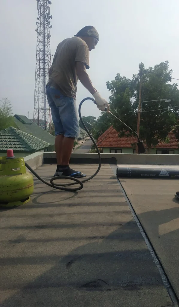 Waterproofing Membrane Bakar pada atap dak